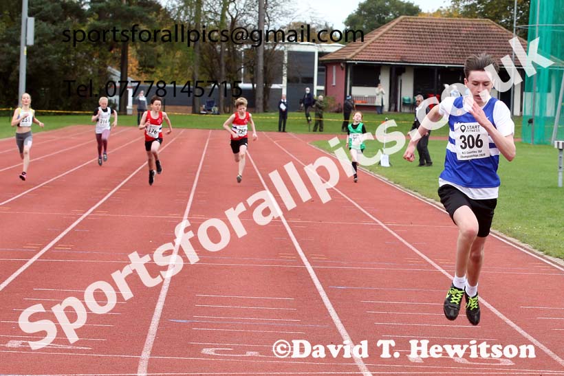 200 metres, NECAA Open Meeting, Morpeth, Sunday, October 18th. David T. Hewitson/Sports for All Pics